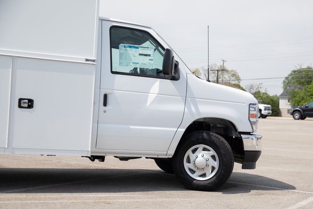 2026 Ford E-350 Base photo 8