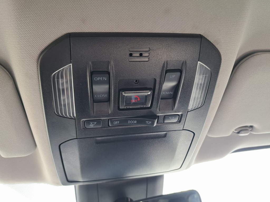 2020 Toyota Highlander XLE photo 17