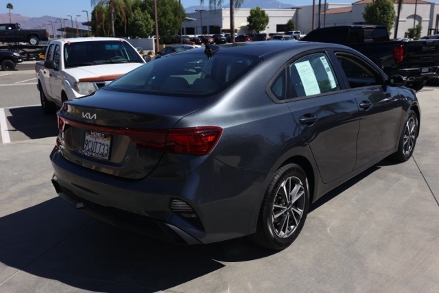 2023 Kia Forte LXS photo 3