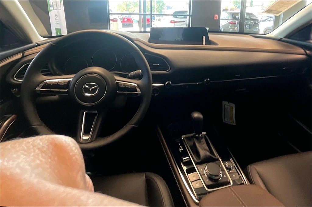 2025 MAZDA CX-30 - Image 4