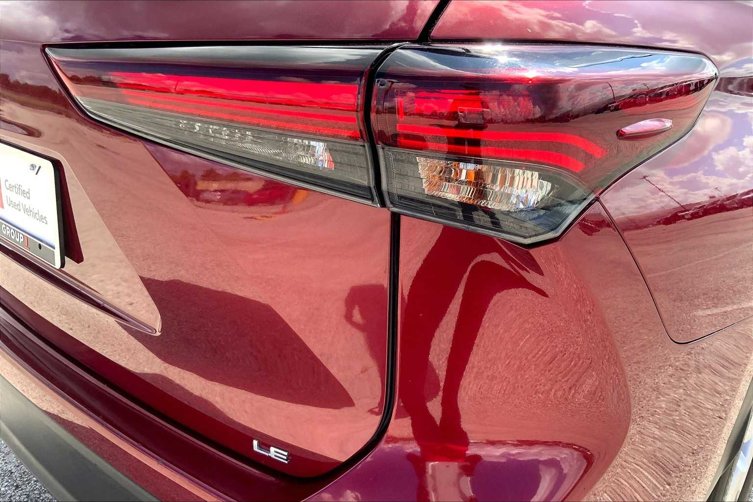 2024 Toyota Highlander LE photo 28