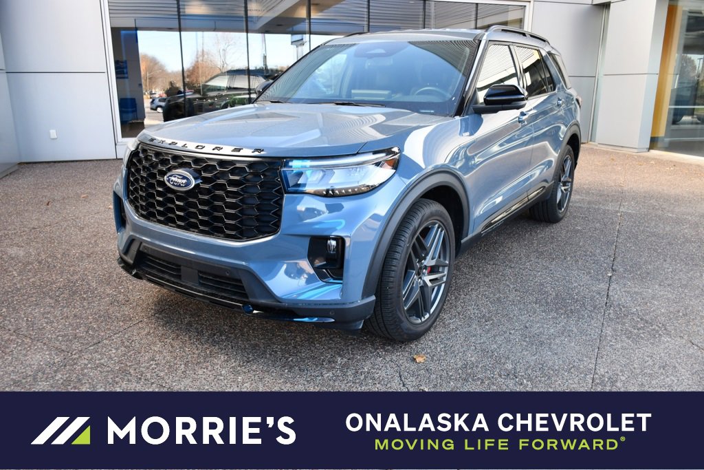 2025 Ford Explorer ST-LINE's photo