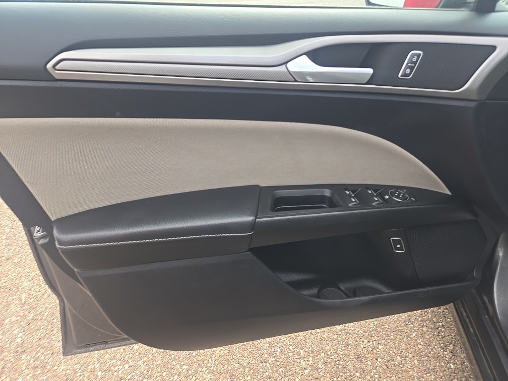 2018 Ford Fusion Hybrid S photo 11