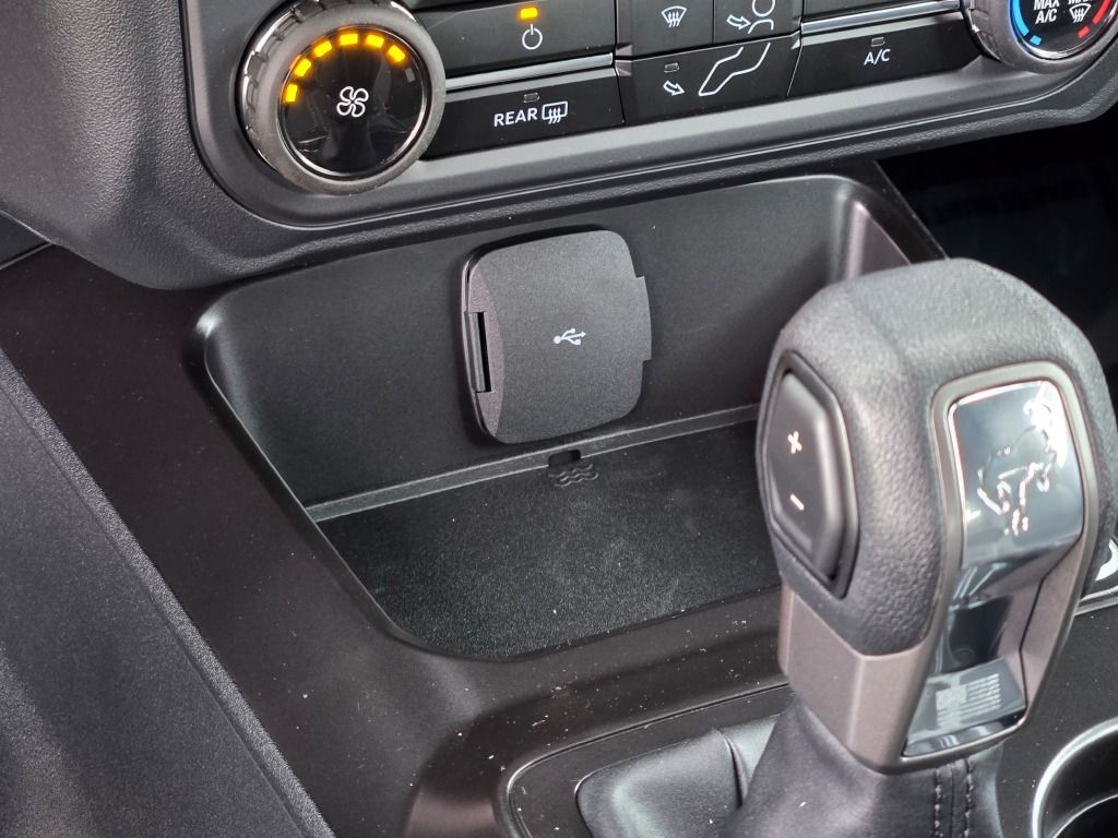 2025 Ford Bronco Base photo 17