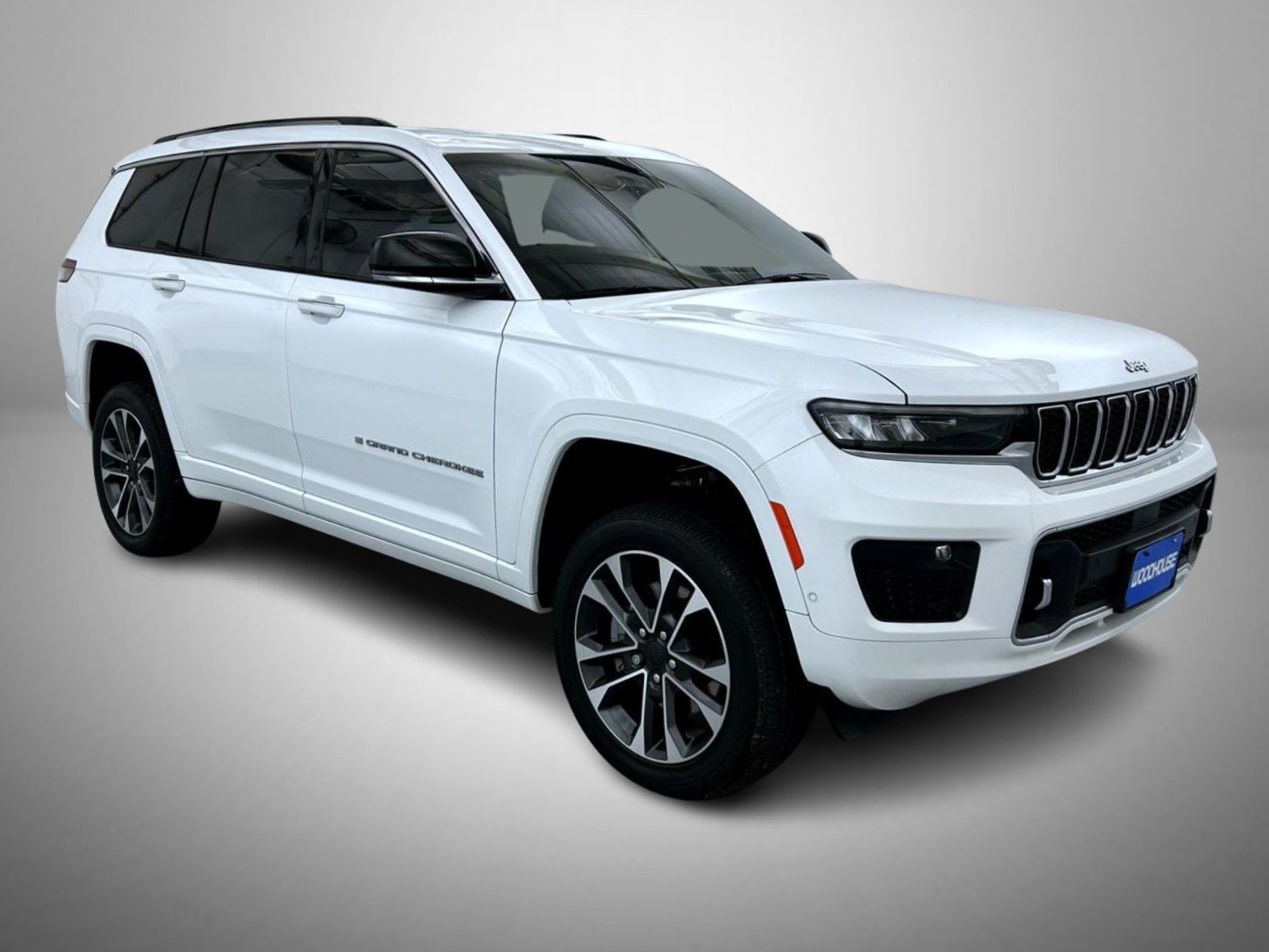 2023 Jeep Grand Cherokee Overland photo 2