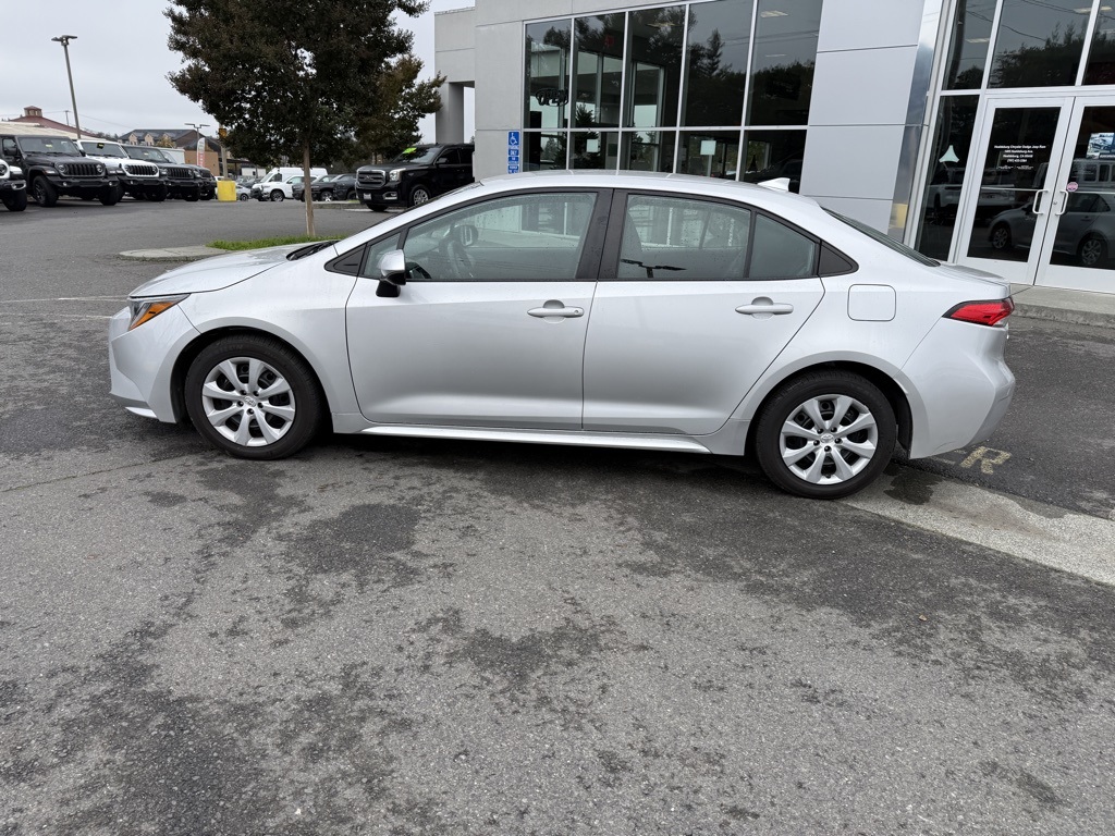 Used 2022 Toyota Corolla LE with VIN 5YFEPMAE5NP369372 for sale in Kansas City