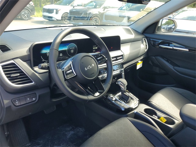 2026 Kia Seltos EX photo 7