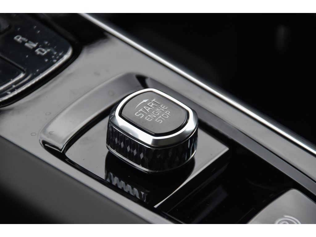 2026 Volvo XC60 B5 Plus photo 30