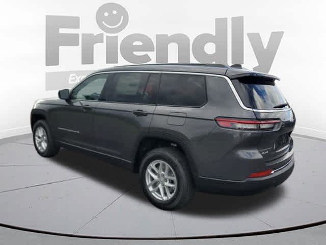2025 Jeep Grand Cherokee Laredo photo 3