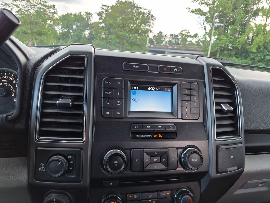 2018 Ford F-150 XLT photo 17
