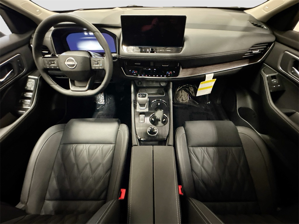 2026 Nissan Rogue Platinum photo 5