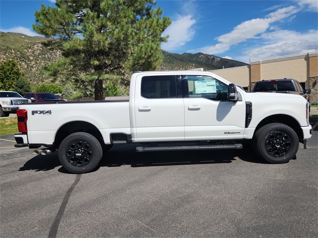 2025 Ford F-250 Lariat photo 2