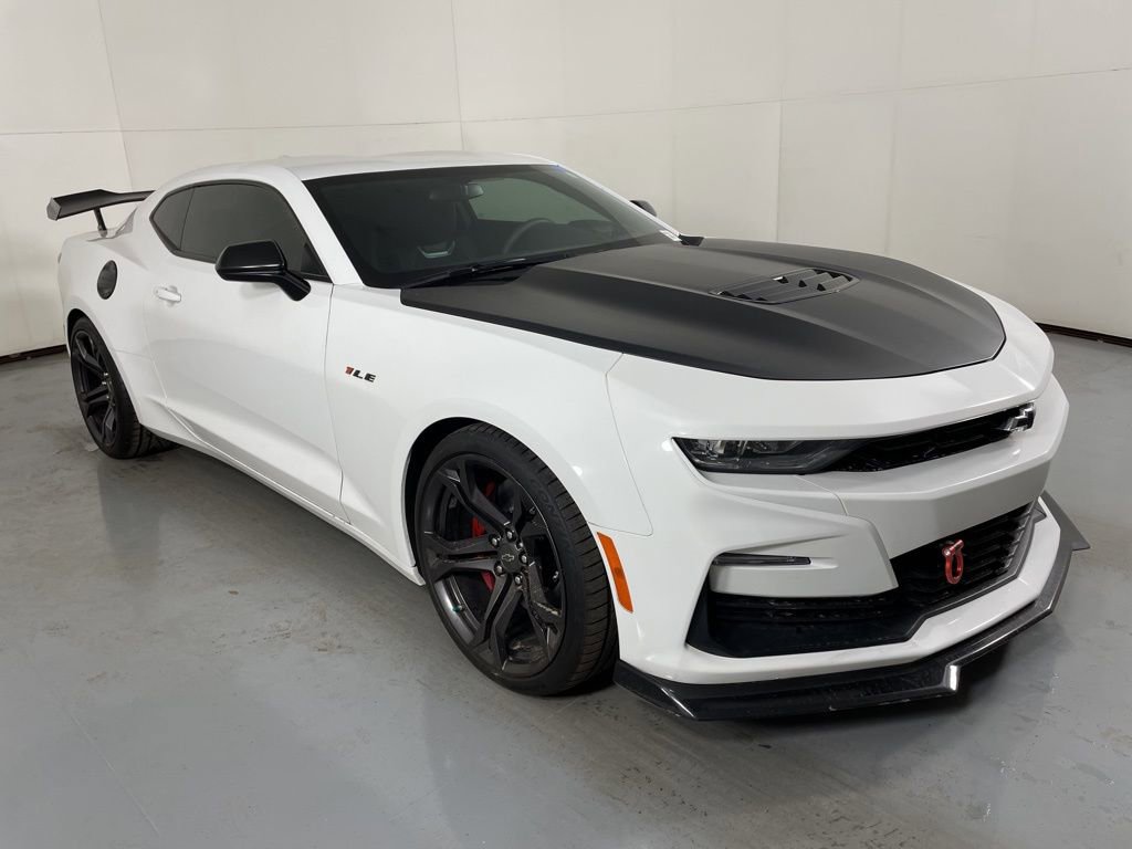 2021 Chevrolet Camaro 1SS photo 2