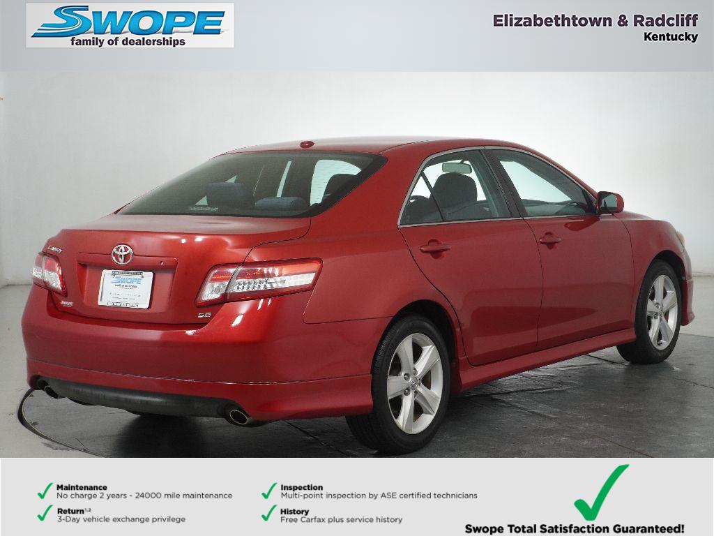 2011 Toyota Camry SE photo 3