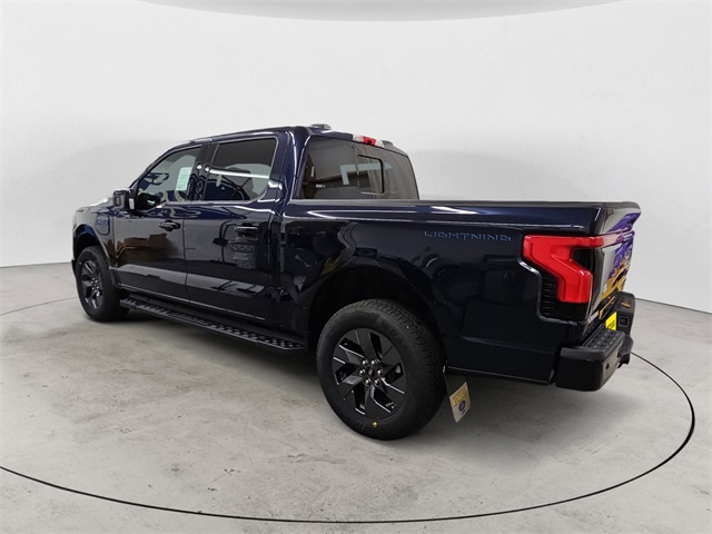 2025 Ford F-150 Lightning Lariat photo 3