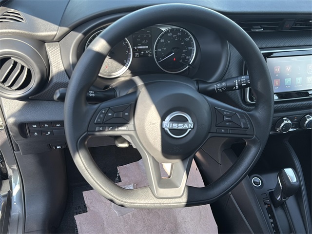 2025 Nissan Kicks Play S photo 21