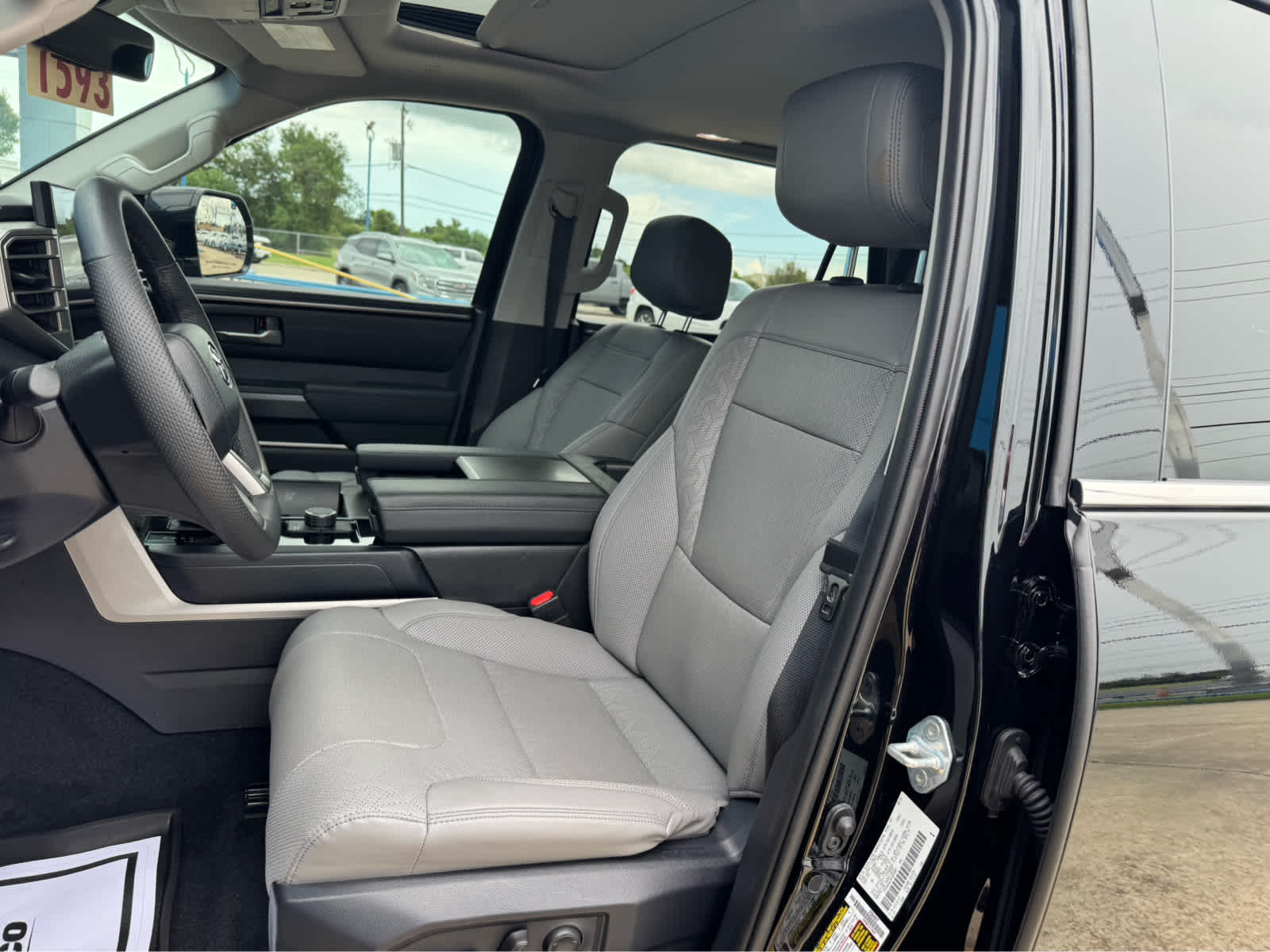 2024 Toyota Sequoia SR5 photo 5