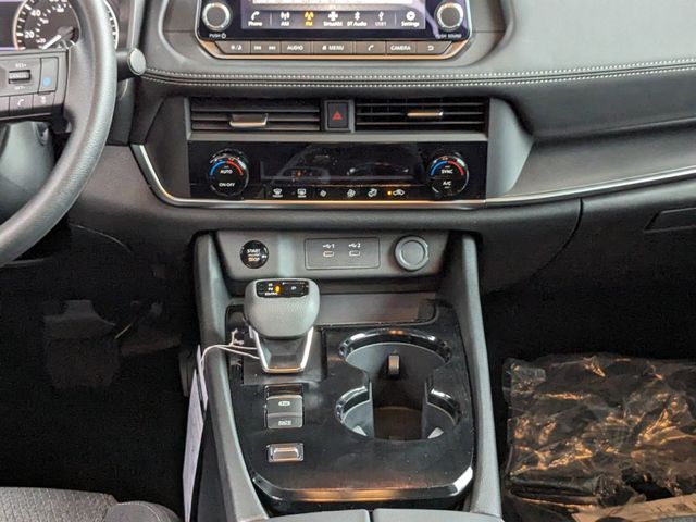 2025 Nissan Rogue SV photo 14