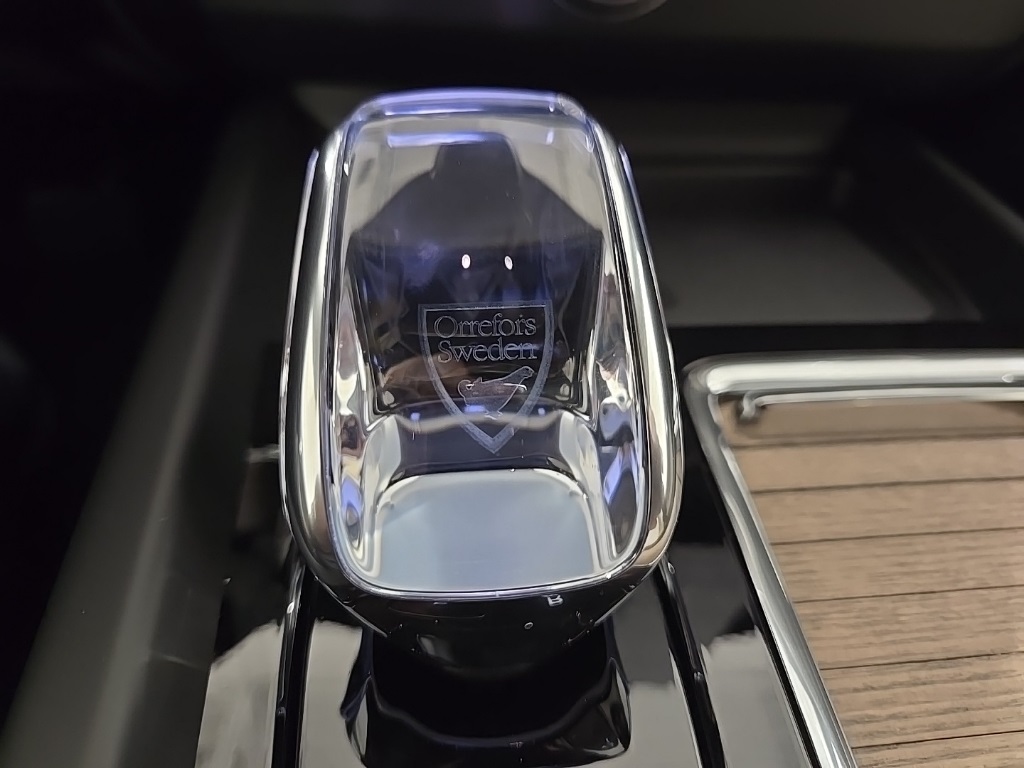 2026 Volvo XC60 B5 Plus photo 15