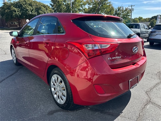 2017 Hyundai Elantra GT Base photo 5