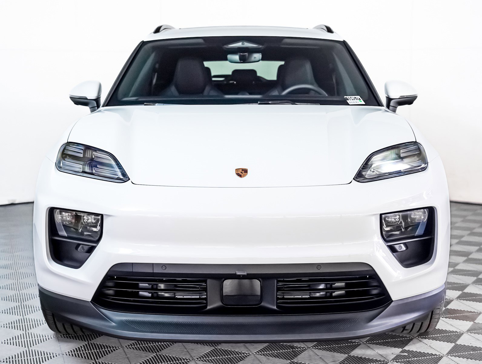 2025 Porsche Macan Electric photo 7