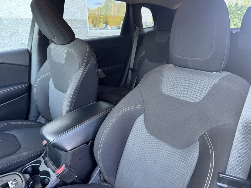 2017 Jeep Cherokee Latitude photo 17