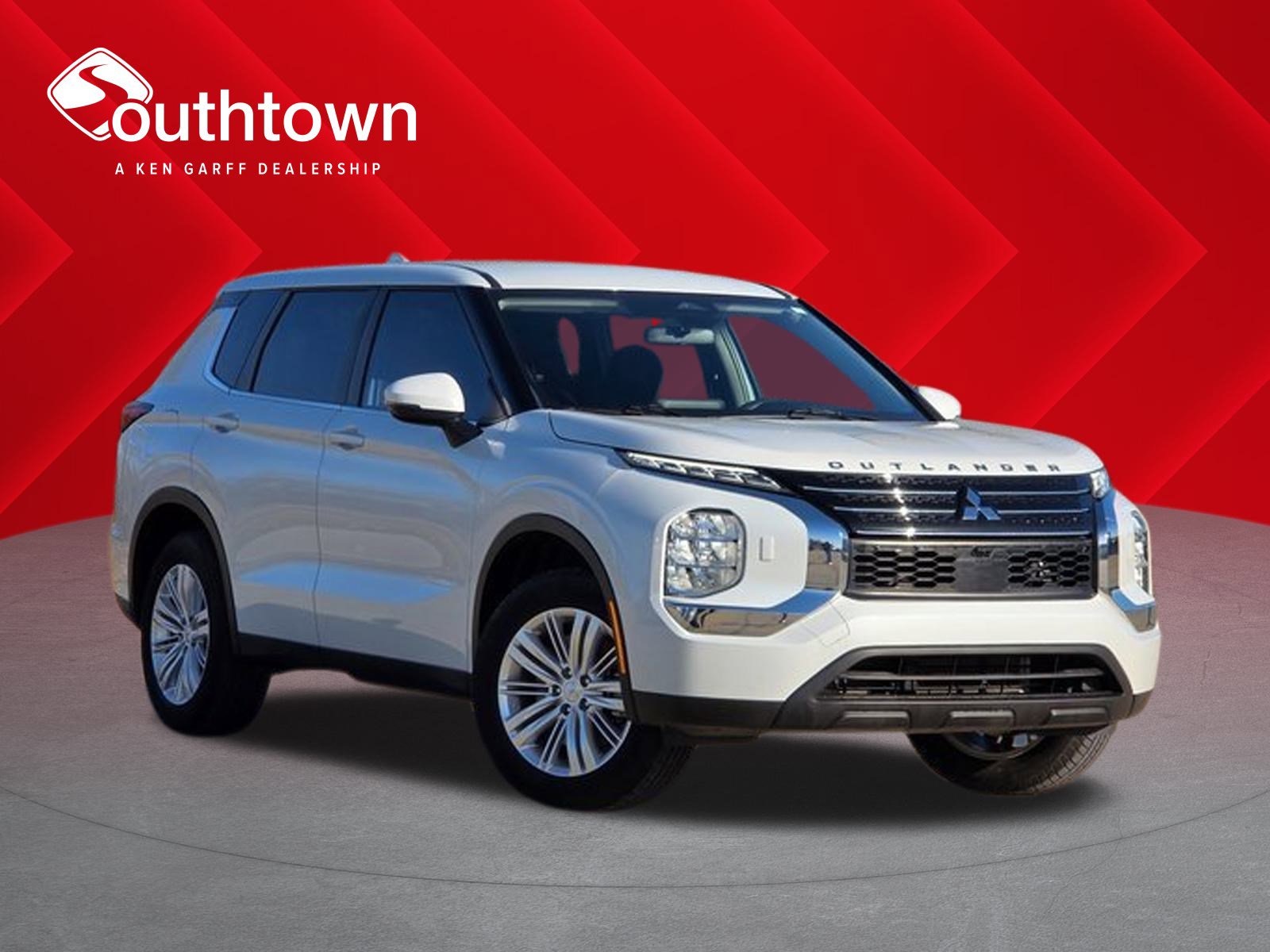 2023 Mitsubishi Outlander ES's photo