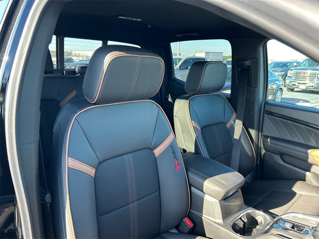 2026 GMC CANYON - Image 33