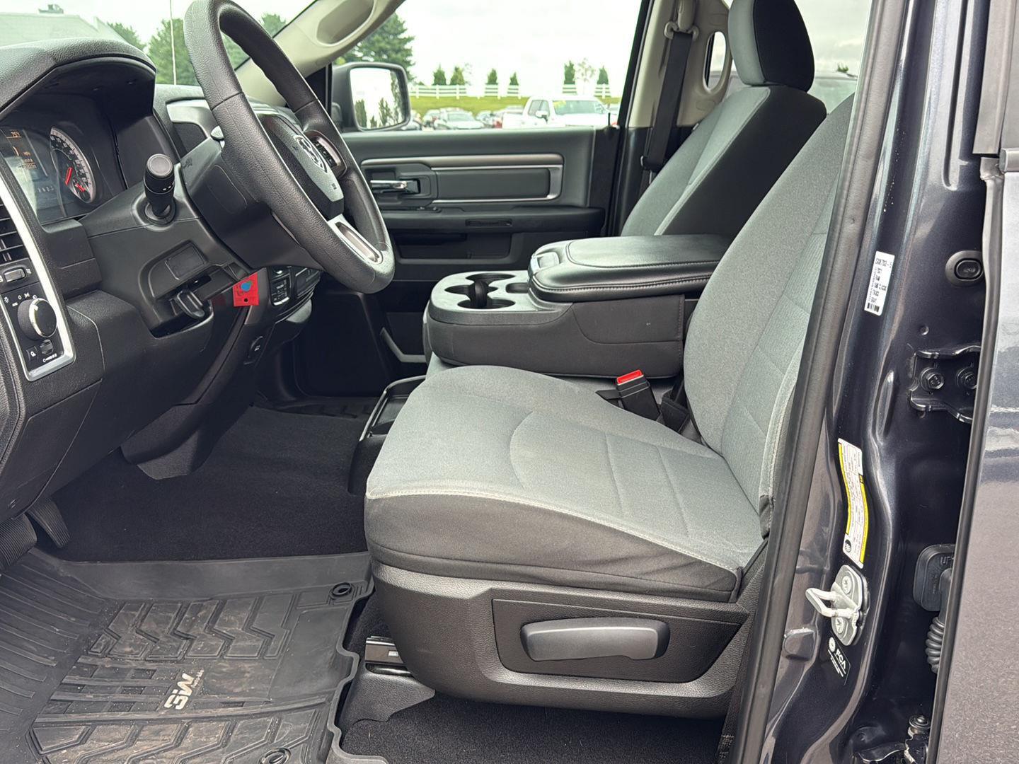 2021 Ram 1500 Classic SLT photo 8