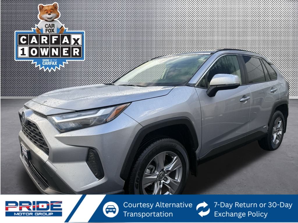 2023 Toyota RAV4 XLE's photo
