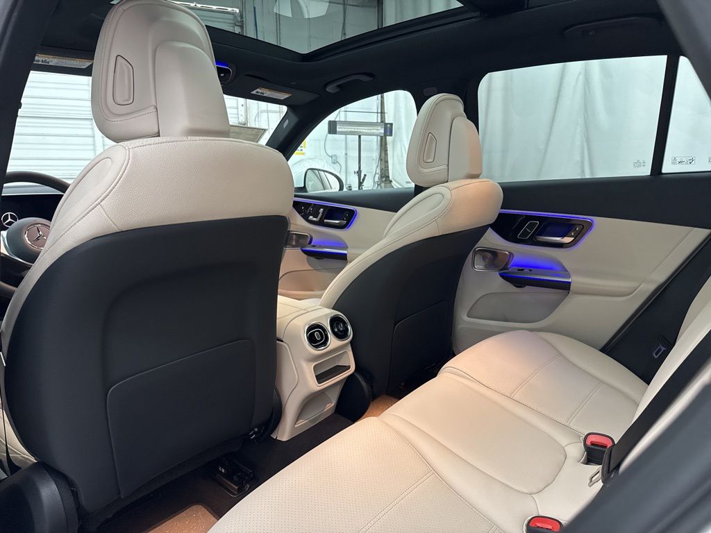 2026 Mercedes Benz GLC 300 photo 17