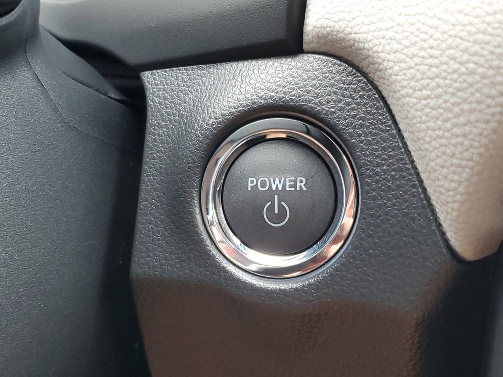 2025 Toyota RAV4 Hybrid XLE photo 25