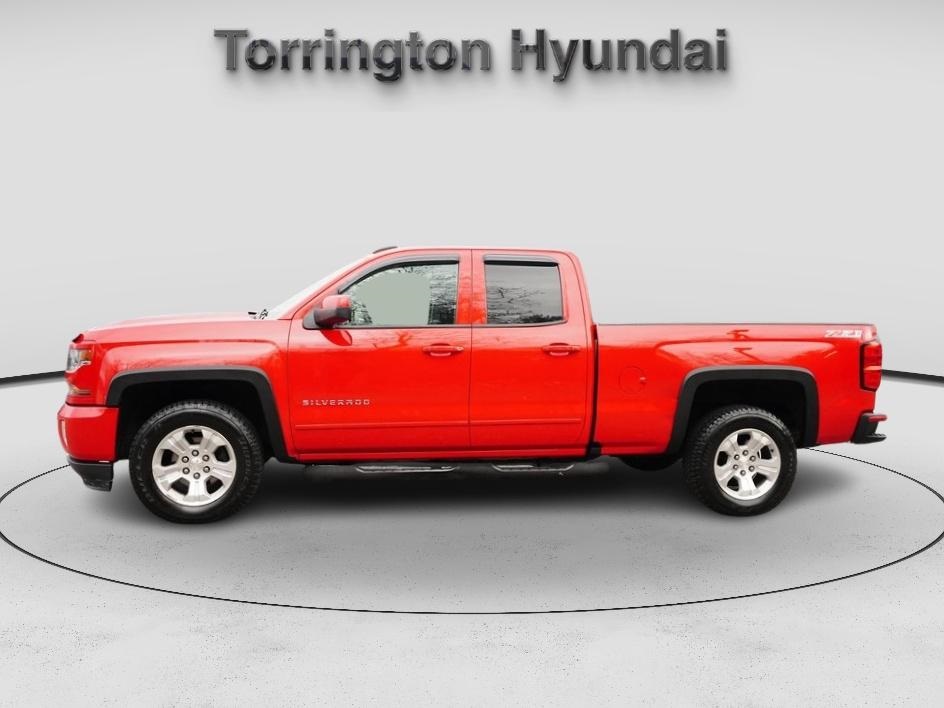 2017 Chevrolet Silverado 1500 LT photo 4