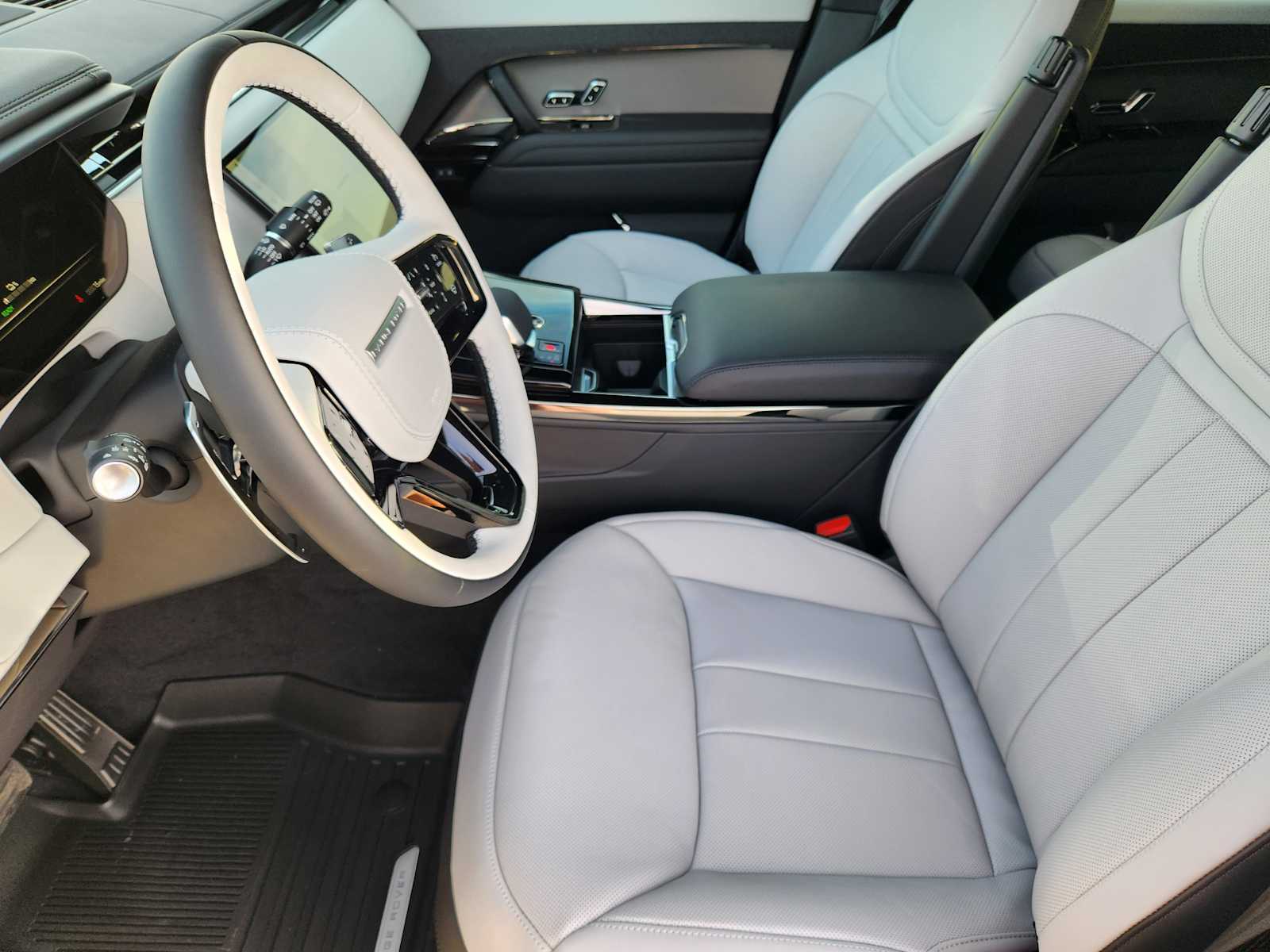 2025 Land Rover Range Rover Sport SE photo 8