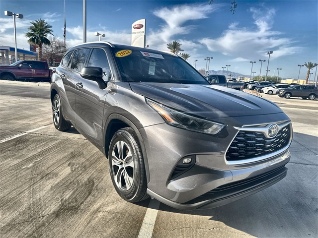2022 Toyota Highlander Hybrid XLE photo 3