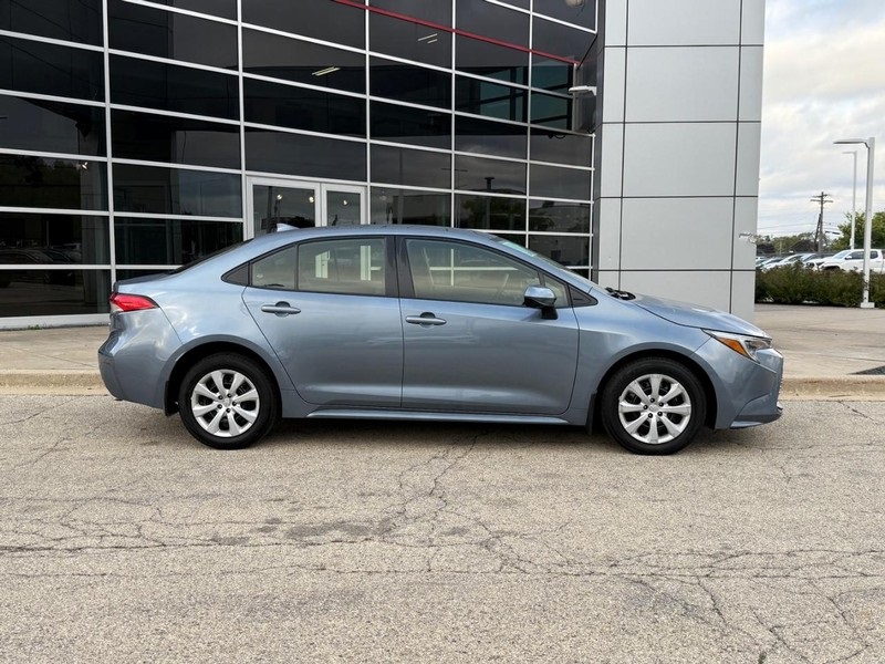 2024 Toyota Corolla Hybrid LE photo 2