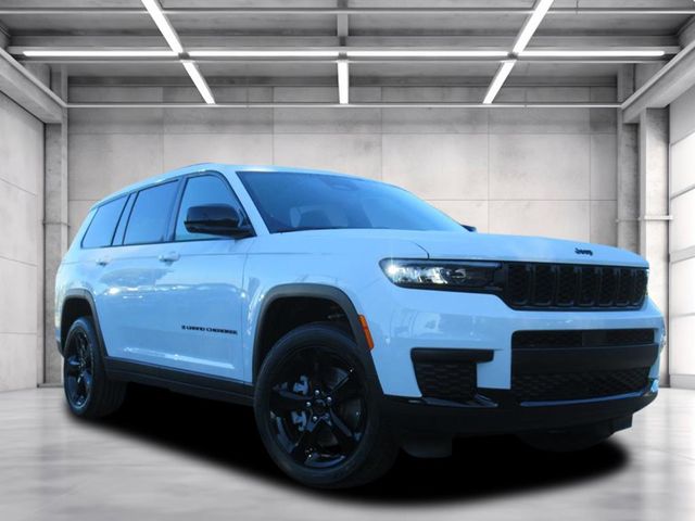 2025 Jeep Grand Cherokee L Altitude's photo
