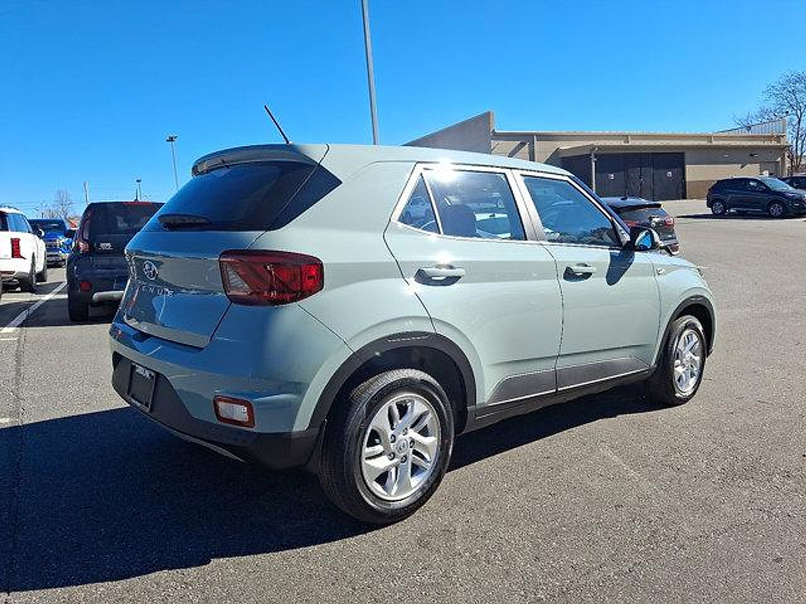 2026 Hyundai Venue SE photo 4