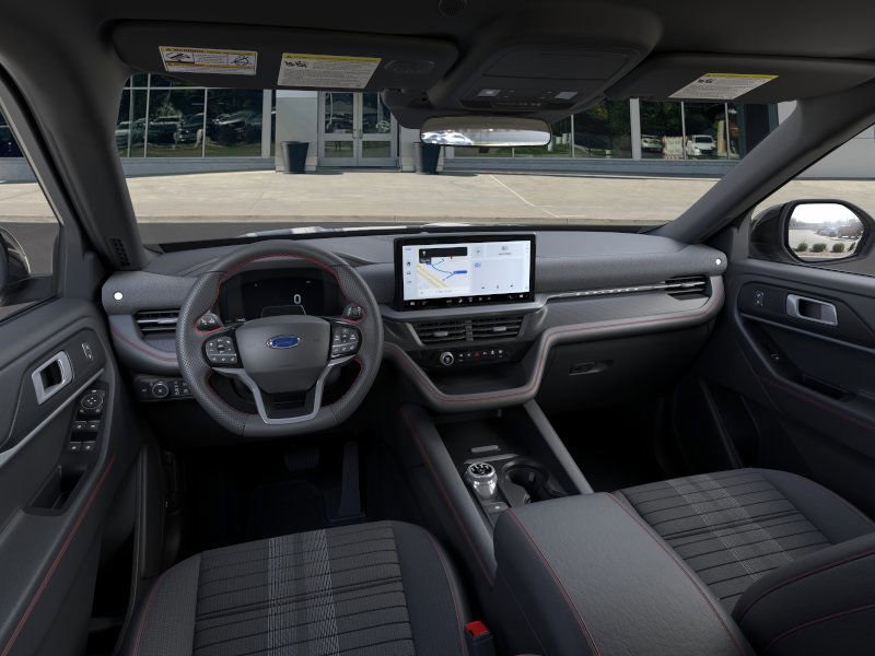 2025 Ford Explorer ST-Line photo 8
