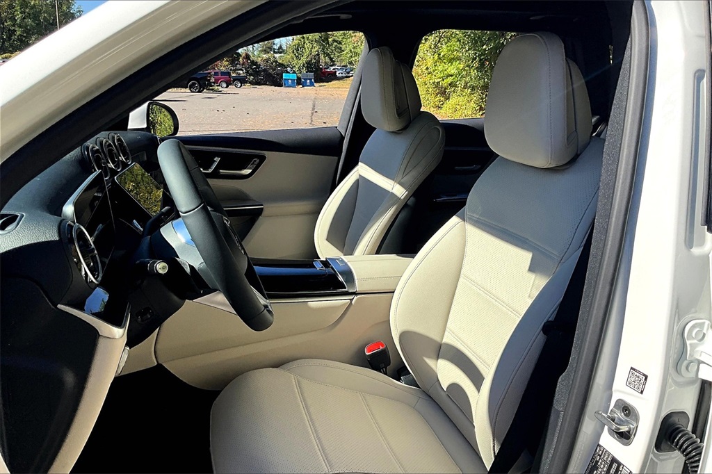 2026 Mercedes Benz GLC 300 4MATIC photo 4