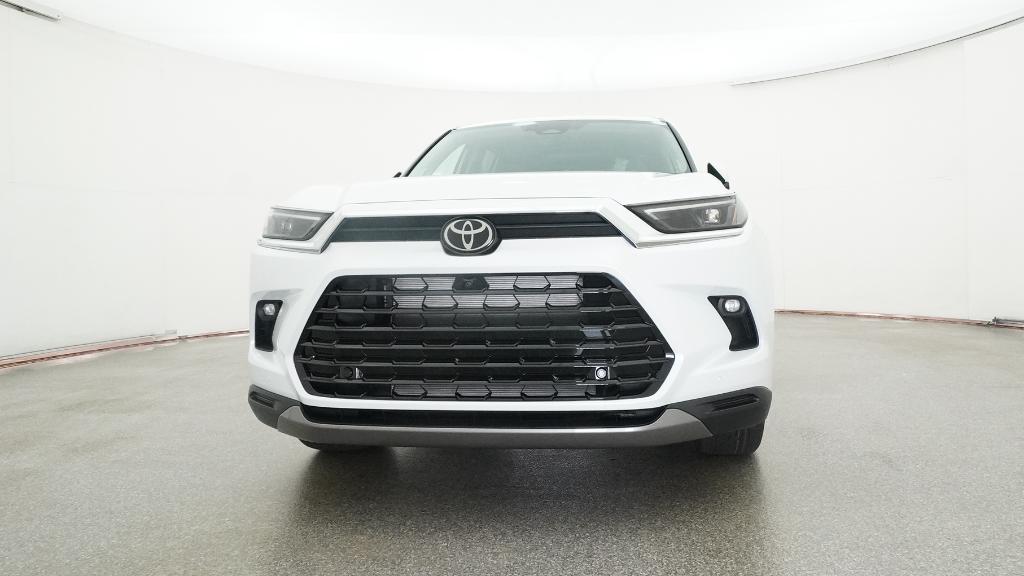 2026 Toyota Grand Highlander Limited photo 3