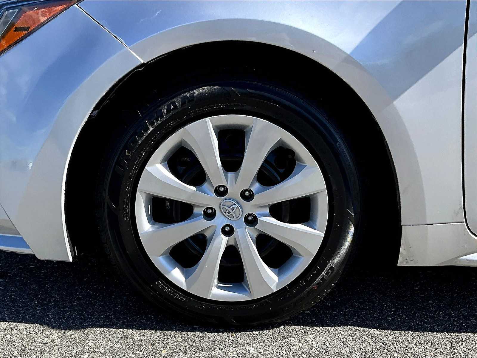2021 Toyota Corolla LE photo 7
