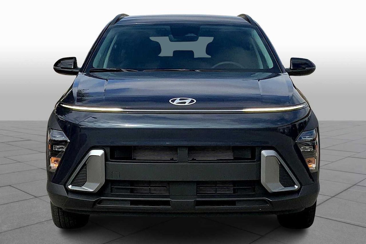 2026 Hyundai Kona SEL photo 2