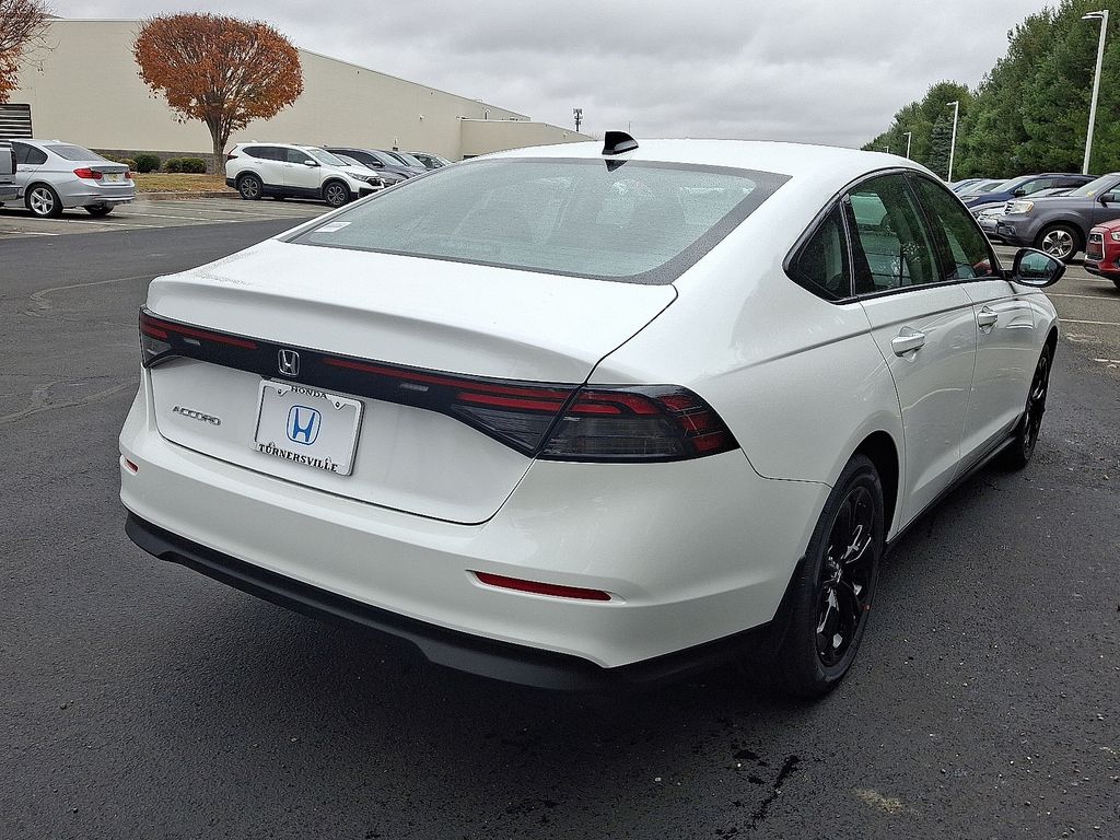 2025 Honda Accord SE photo 4
