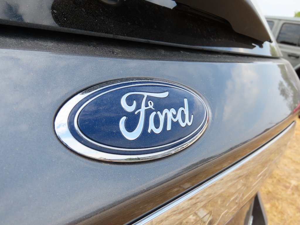 2022 Ford Explorer XLT photo 16