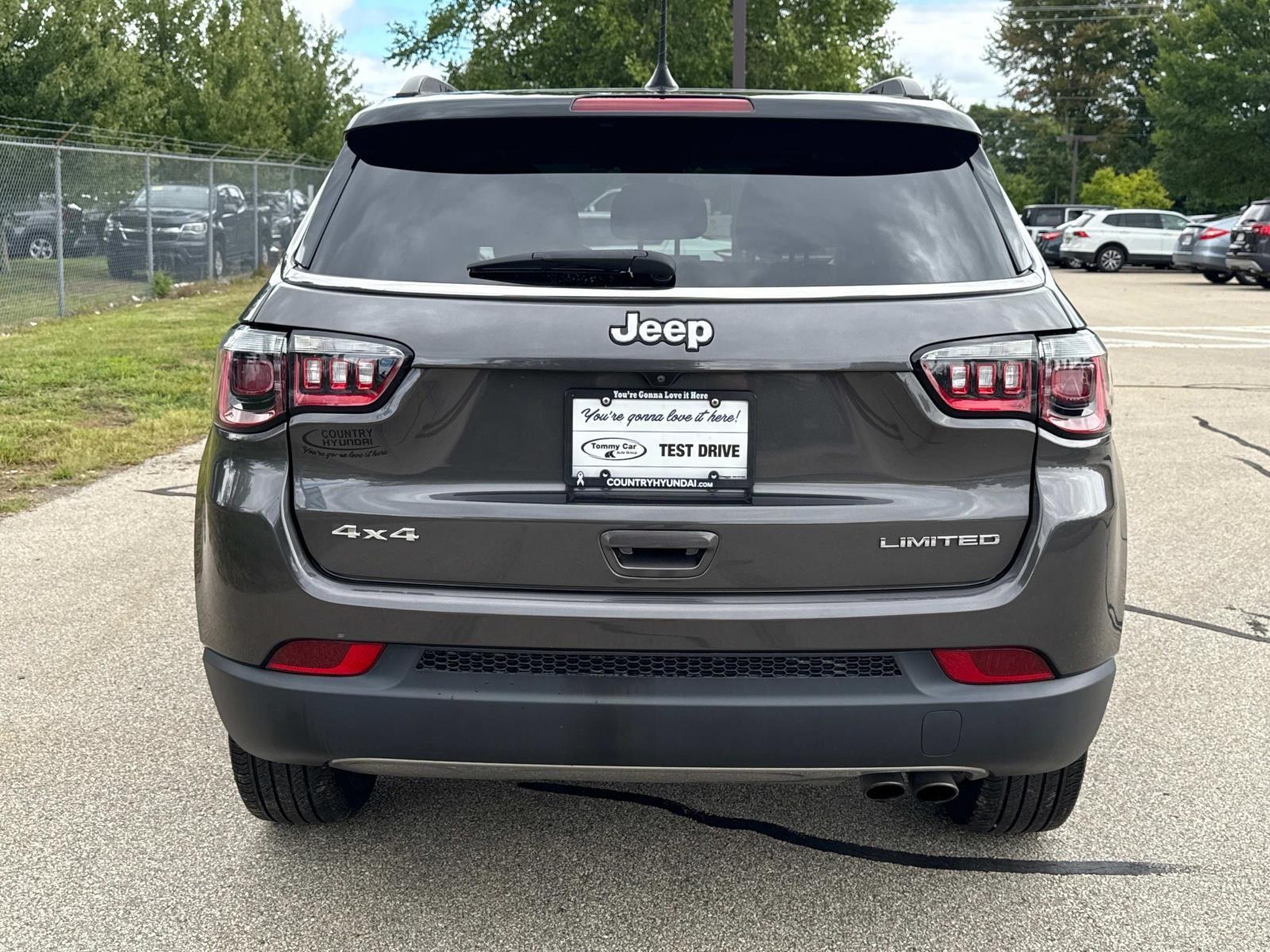 2022 Jeep Compass Limited photo 2