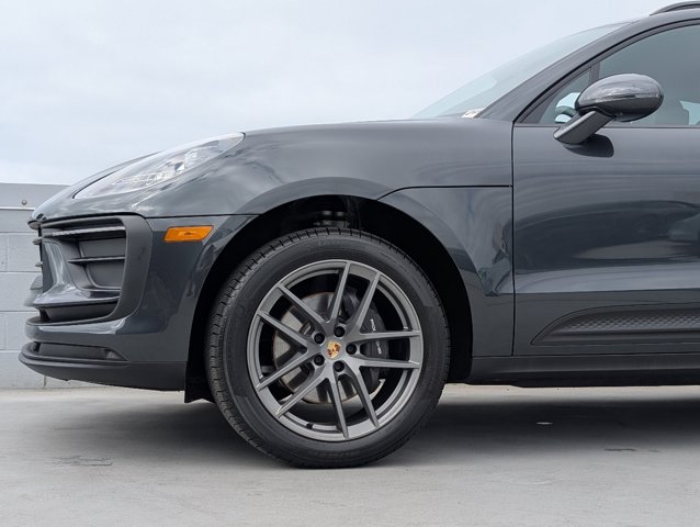 2024 Porsche Macan T photo 9