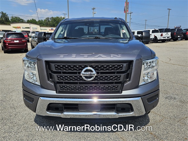 2021 Nissan Titan SV photo 2