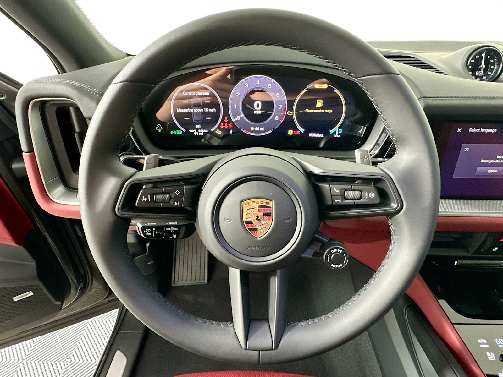 2025 Porsche Cayenne S photo 13
