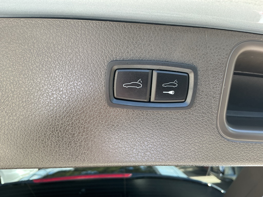 2024 Porsche Macan Base photo 30